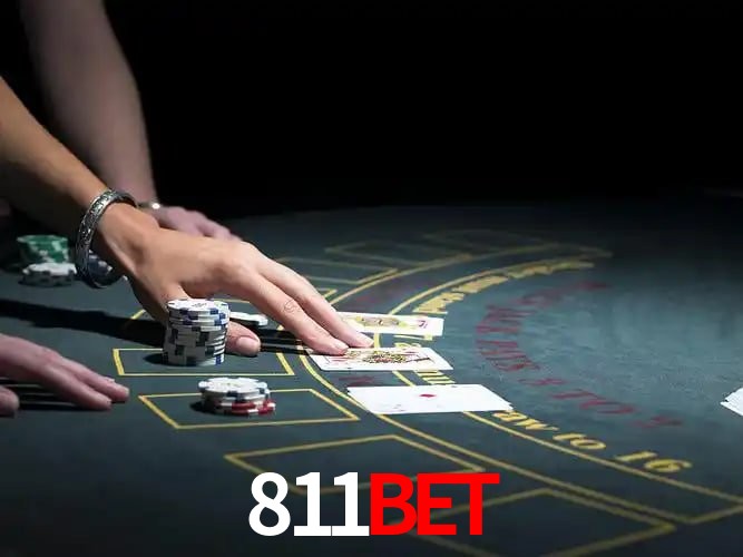 811bet bônus R$5.000 + 500 giros - Rollover 35x, prazo 30 dias, 38% taxa conversão